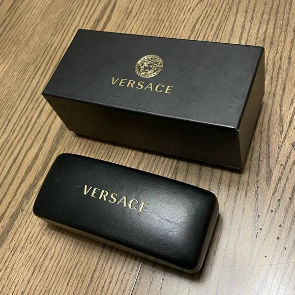Versace Black Frame Square Gold Logo Sunglasses Model 4377 Men’s & Women’s NEW - Picture 10 of 10
